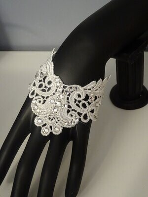 Modern Sparkling Bridal Lace Bracelet with Crystals