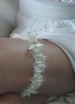 Light Ivory Bridal Garter, Satin and Lace