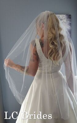 MAISIE | One Layer Wedding Veil with Scattered Pearls