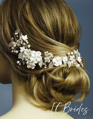 White Flower Cluster Silver Leaf