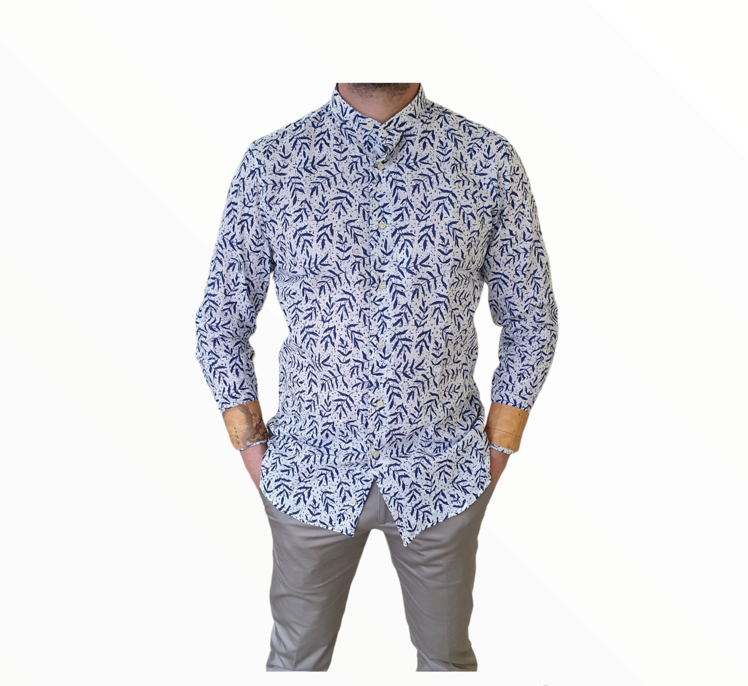 Alviero Martini 1A Classe Camicia slim fit in misto lino con colletto alla coreana Floreale Bianca/Blue