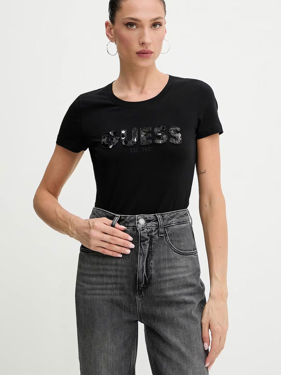 Guess T-shirt vestibilità slim con logo Nera