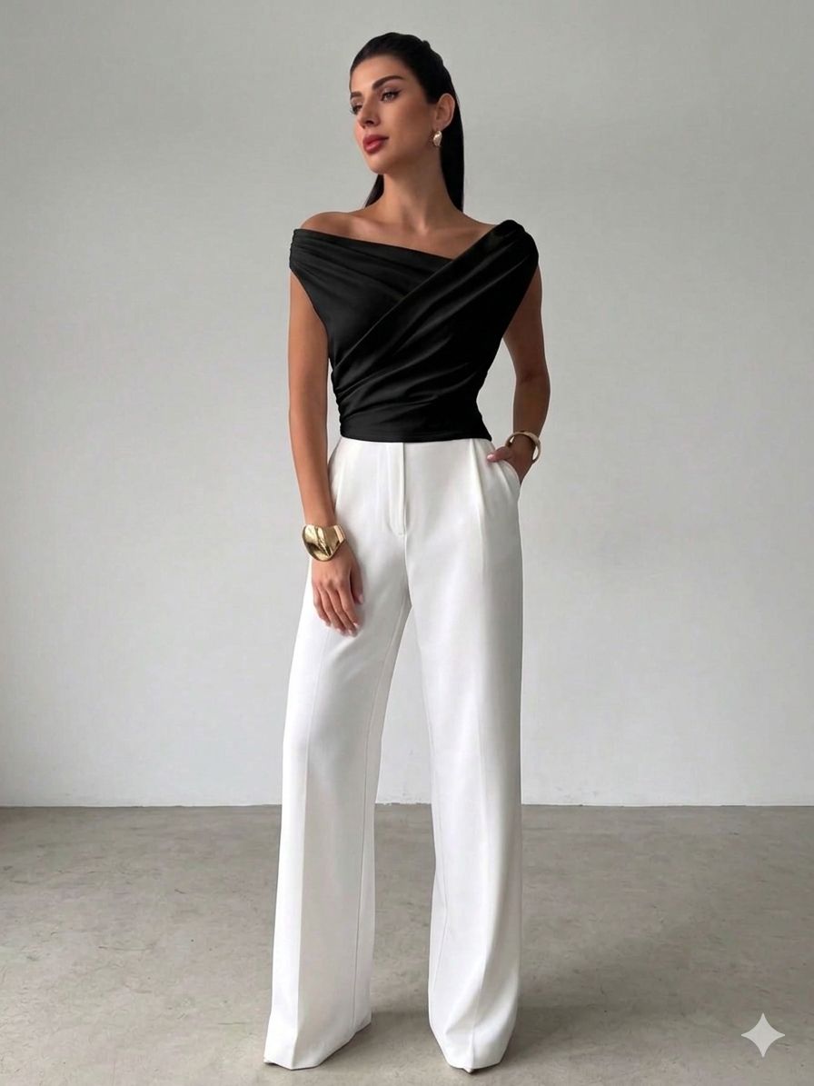 Suhkasana Top corto asimmetrico drappeggiato minimalista Nero