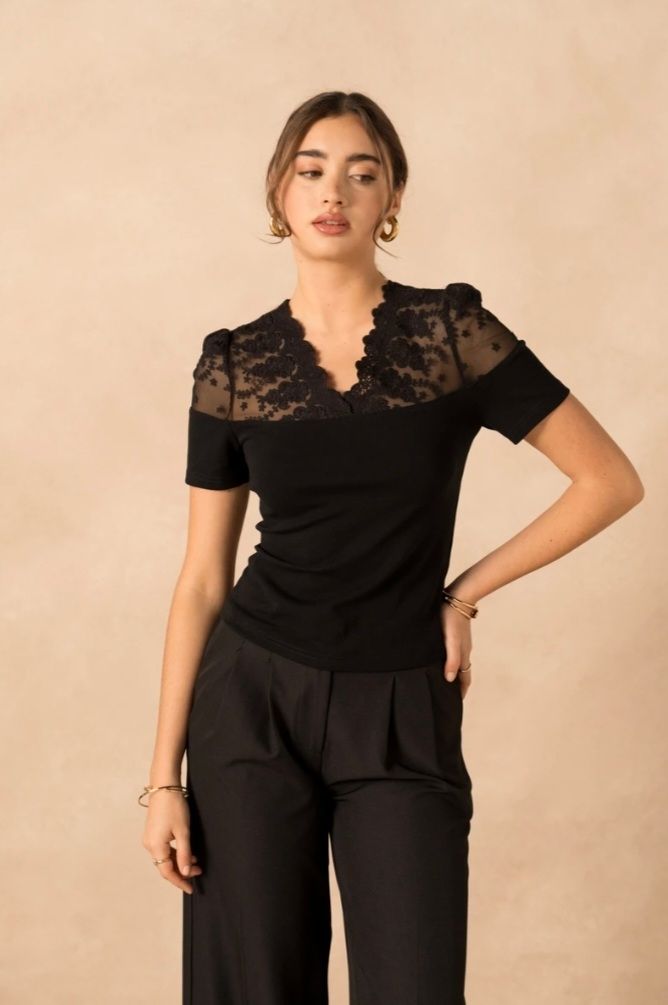 Lulumary Top in cotone con scollo V in pizzo Nera