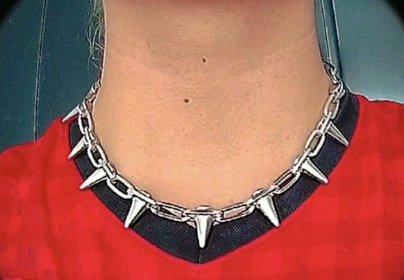Rivet Choker