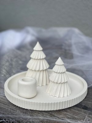 Set: Teller mit Bäumen und Stabkerzenhalter