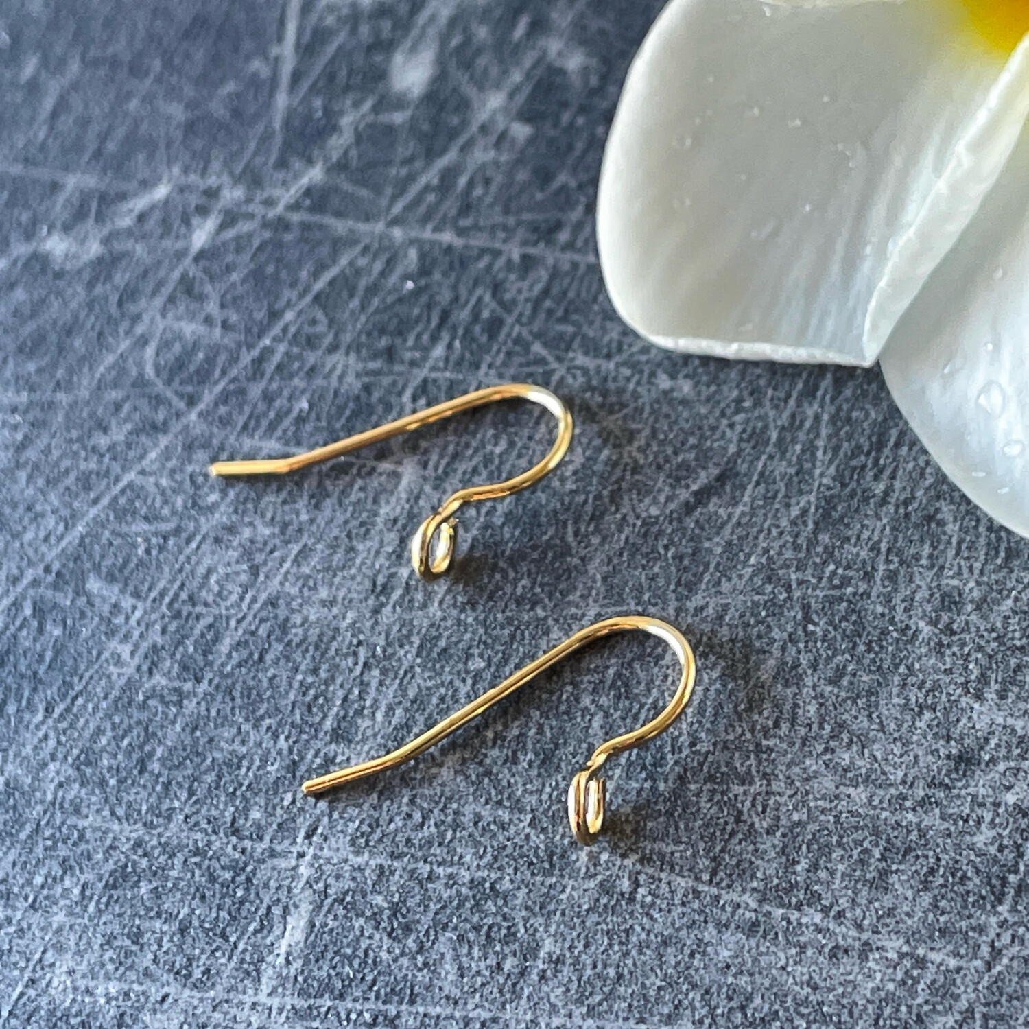Gold-Plated Ear Wires with Perpendicular Loops to Easily Attach Polymer Clay Components. Gold-plated brass 12.5mm fishhook. Sold per pkg of 10 pairs.