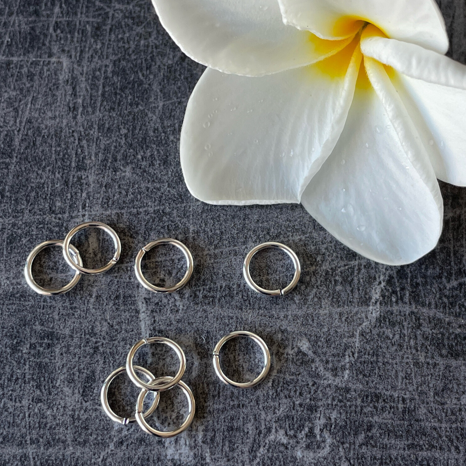 100 Jump Rings, 7mm, Silver-Plated Brass