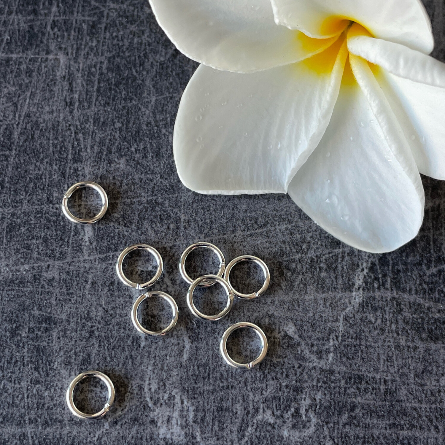 100 Jump Rings, 6mm, Silver-Plated Brass