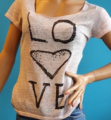 T-shirt met opdruk LOVE. Maat S