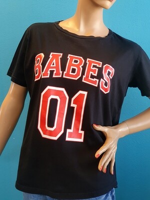T-shirt Babes 01. Maat M