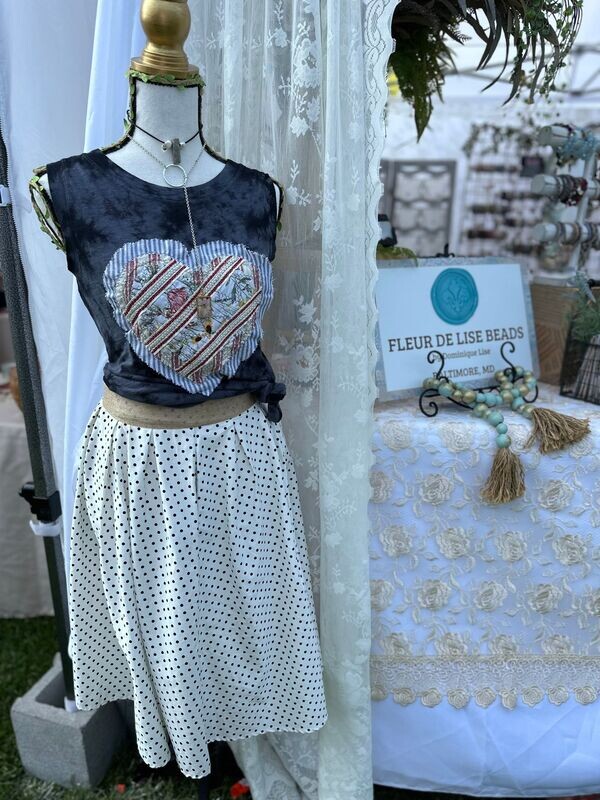 EMBELLISHED SLEEVELESS T-SHIRTS