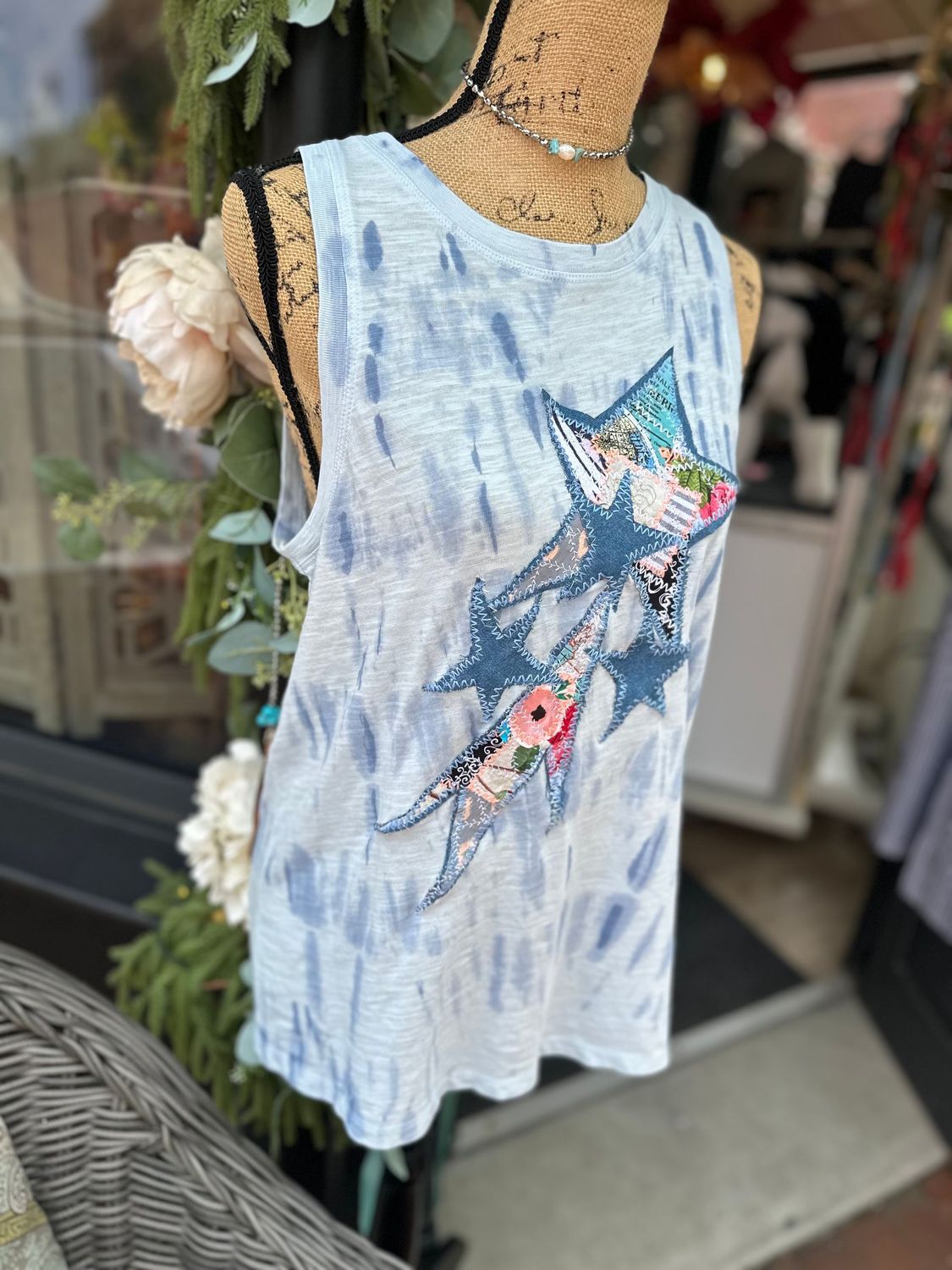 SHOOTING STARS SLEEVELESS T-SHIRT (medium)