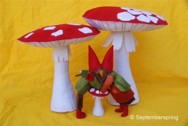 PDF Patroon Kabouterliefde onder grote paddenstoel   ( Septemberspring )