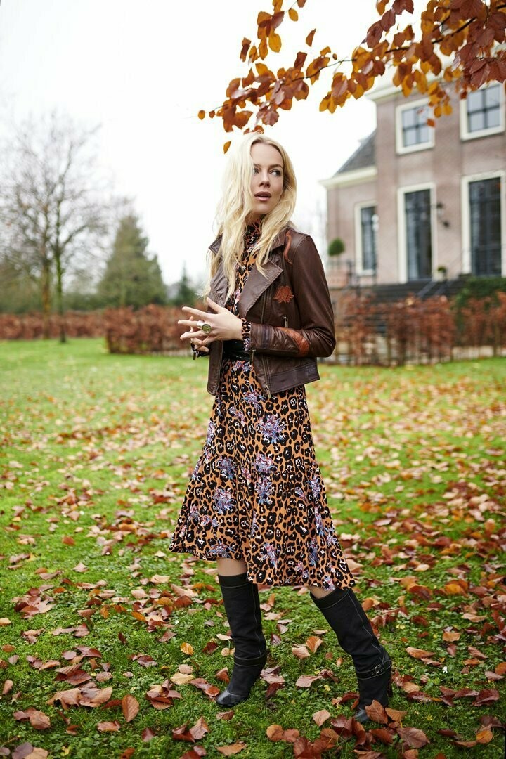 Kleid im Leo-Look