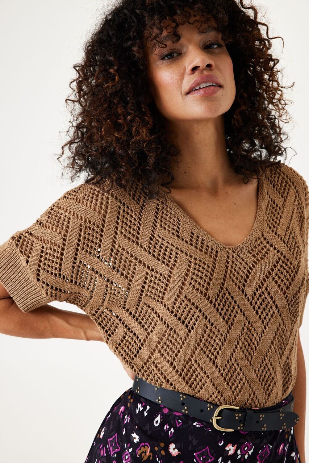 Goldbrauner Pullover