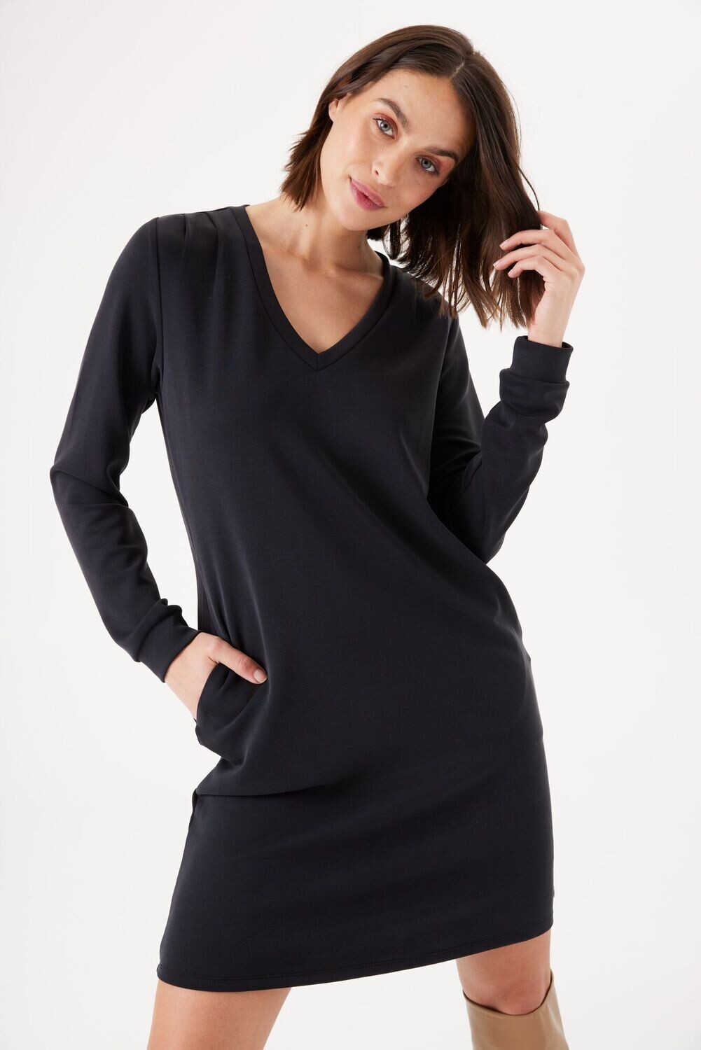 schwarzes  Kleid