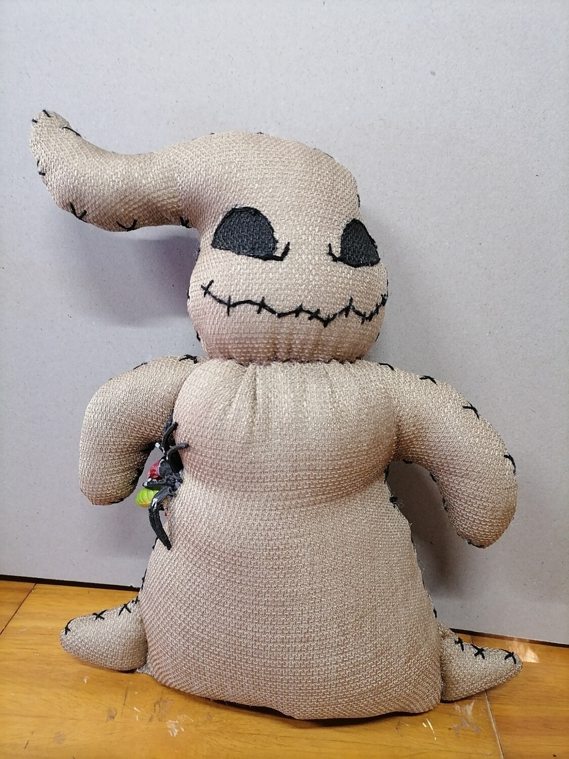 Muñeco de tela tipo &quot;Oogie Boogie&quot;
