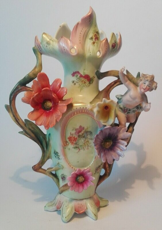 Jugendstil Porzellanvase Art Nouveau mit Putte Jugendstil Porzellanvase Art Nouveau mit Putte
