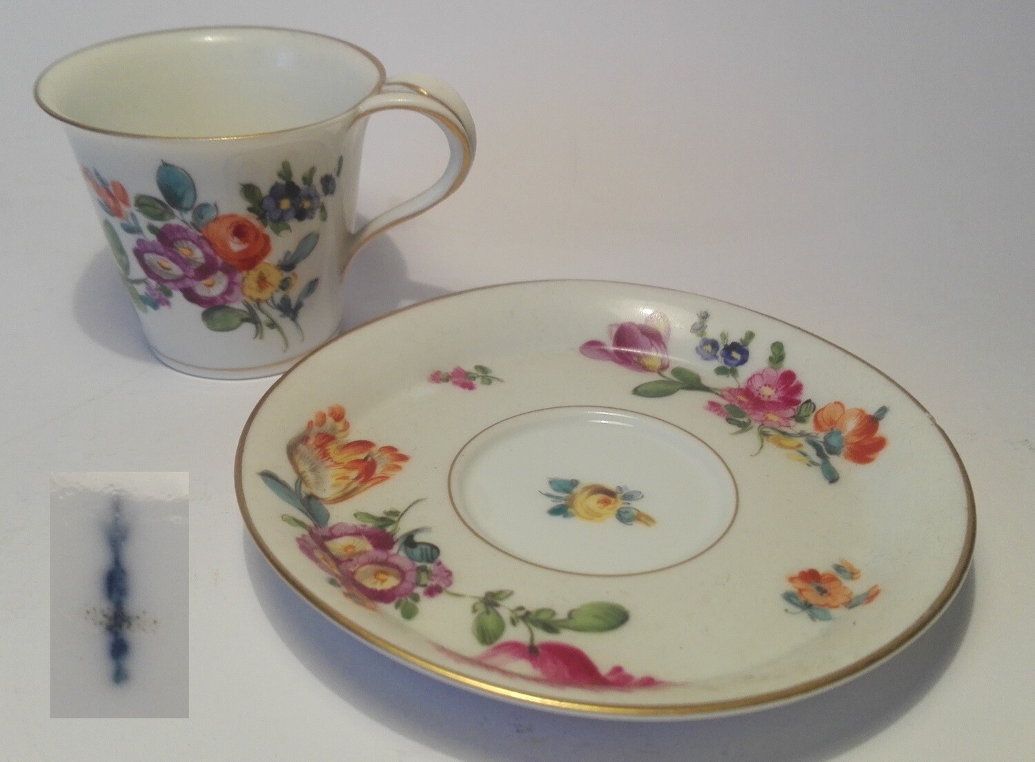 KPM 2.Wahl Doppelhenkel Mokka Tasse Blumendekor
