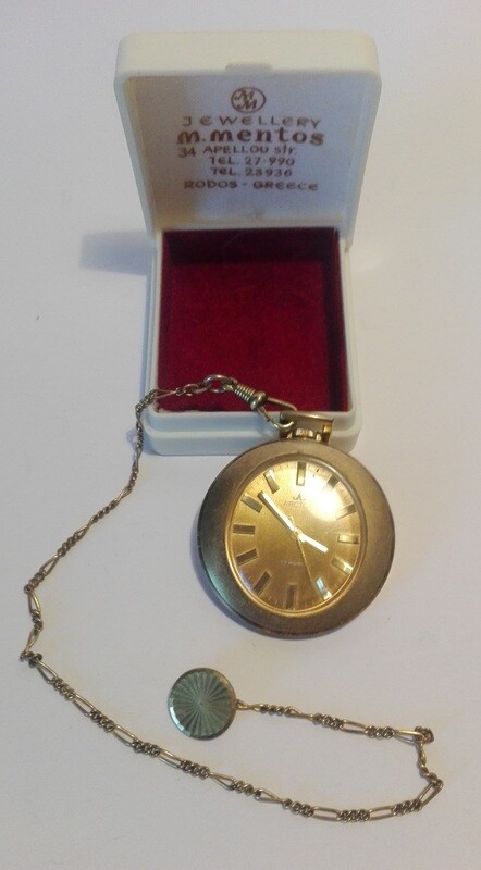 Taschenuhr Arctos 17 Rubis mit Uhrenkette u. Etui
Uhr D: 4cm Uhrenkette 25cm im Etui