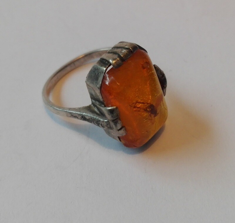 Bernsteinring mit Einschluss –Mücke- 925 Silber Bernsteinring mit Einschluss –Mücke- 925 Silber