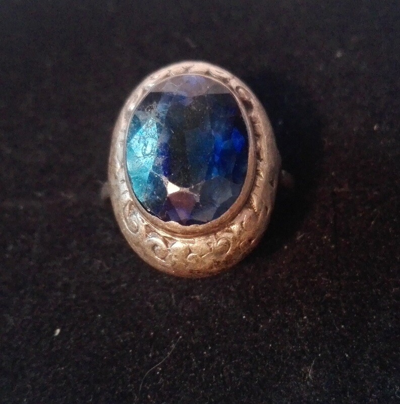 Alter Ring 800er Silber mit Stein blau Ringschiene: 17,5mm Alter Ring 800er Silber mit Stein blau Ringschiene: 17,5mm