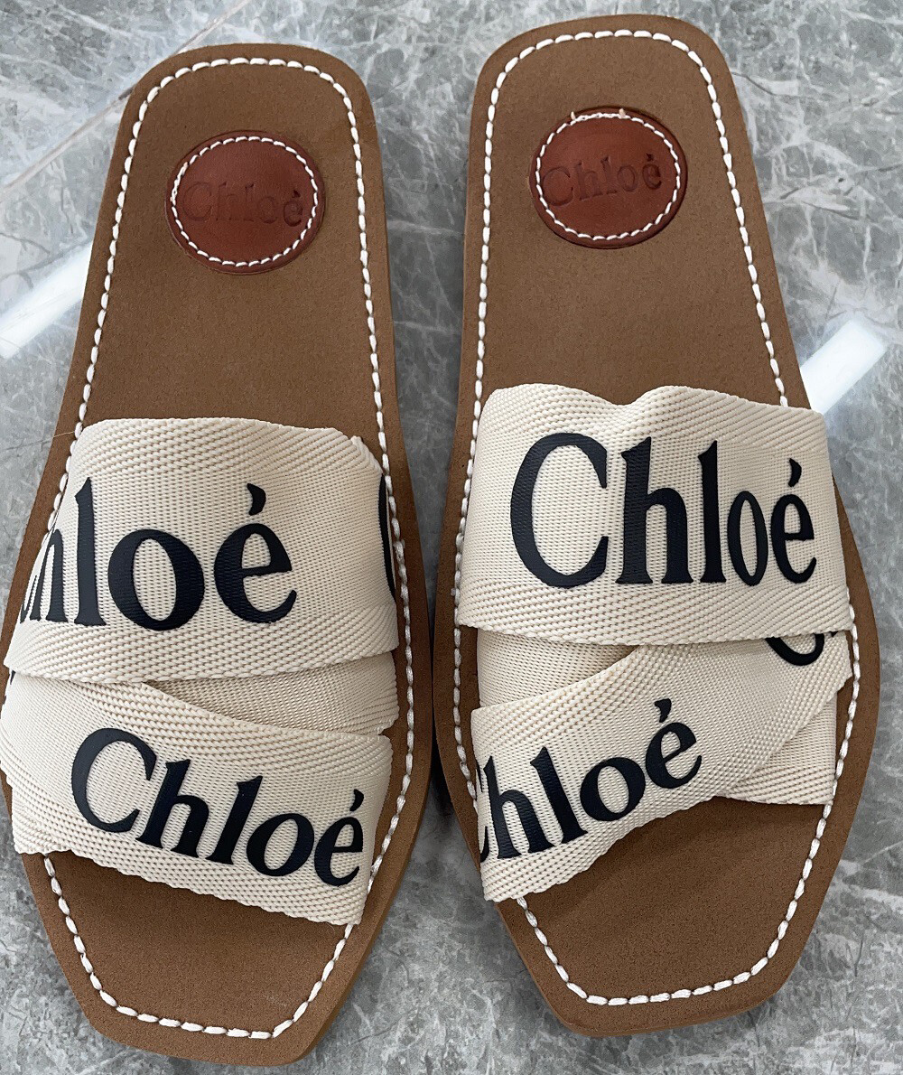 Chlo slides