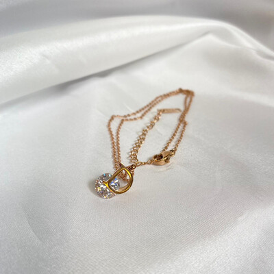 D necklace