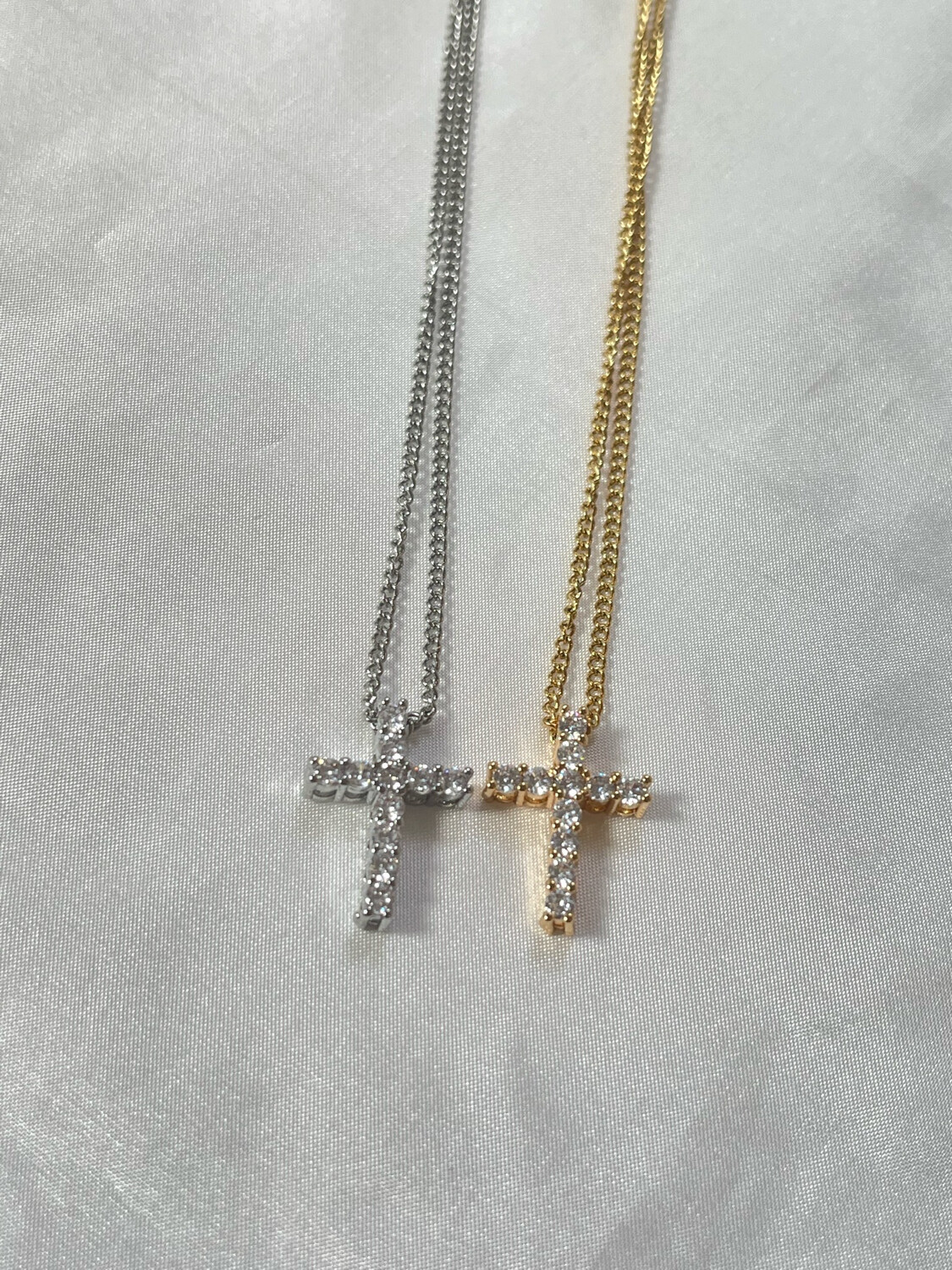 Cross diamond necklace