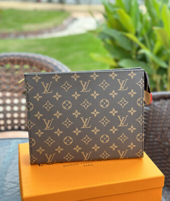 Lilly Clutch