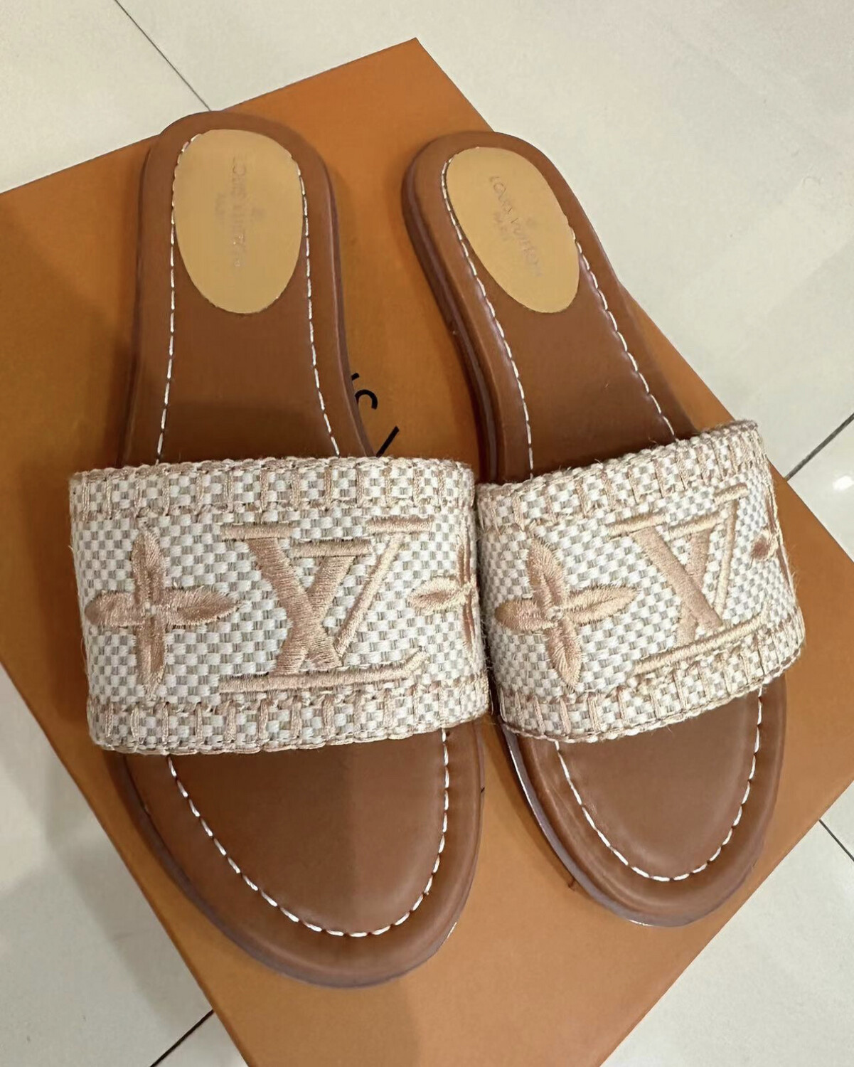 Lilly slides