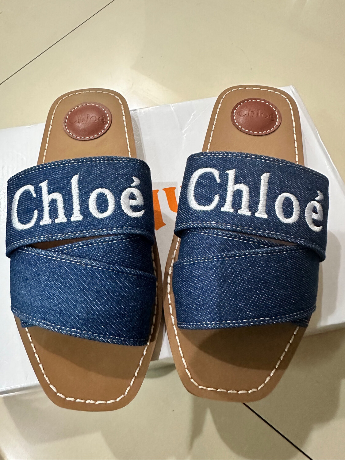 Chlo slide