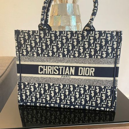 Dolly tote bag