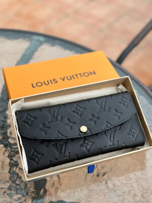 Lilly purse