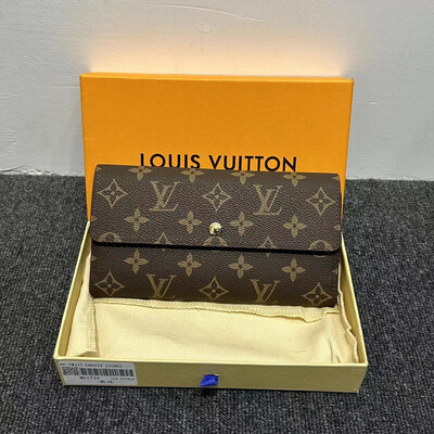 Lilly purse