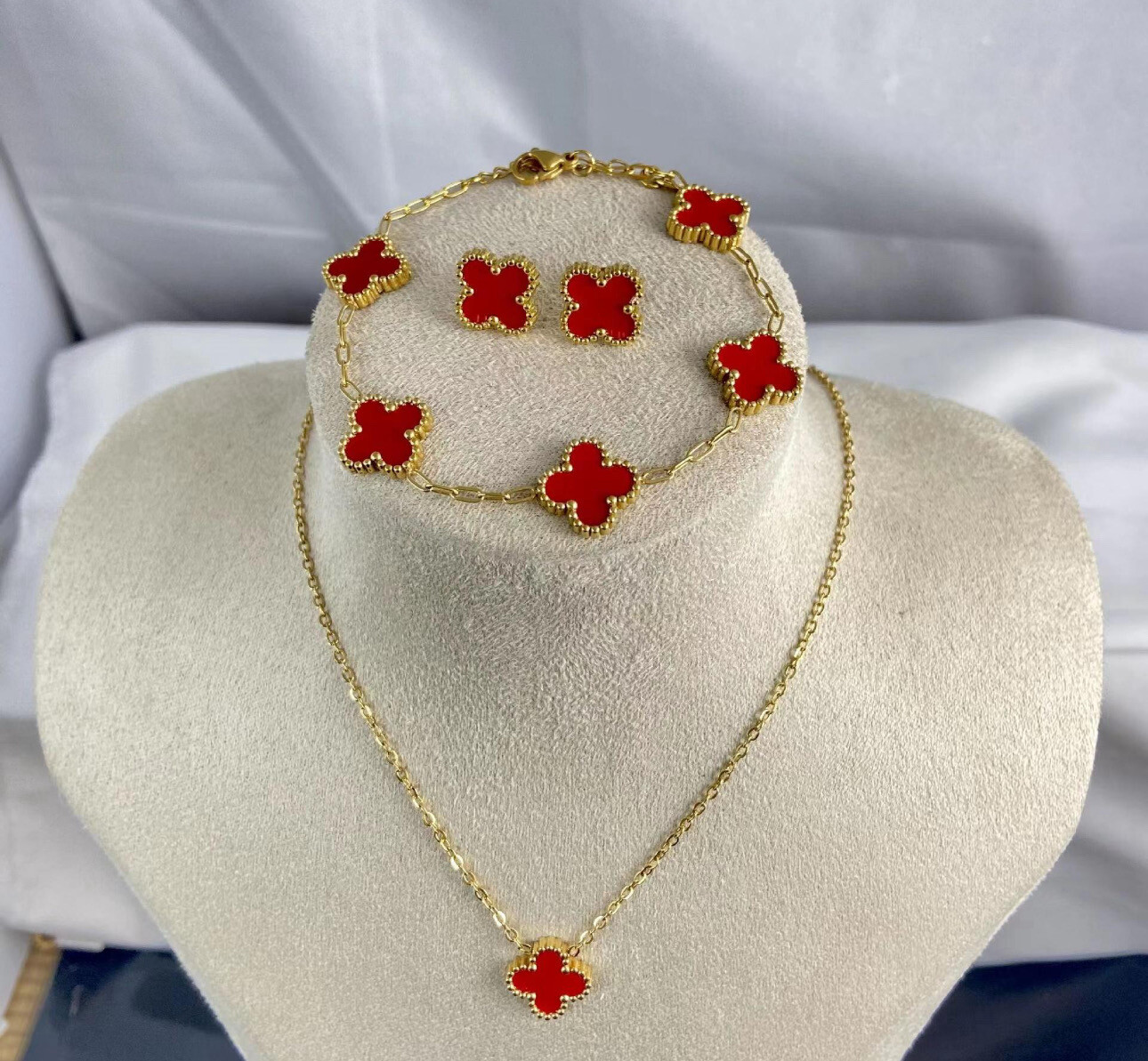 Red VC set