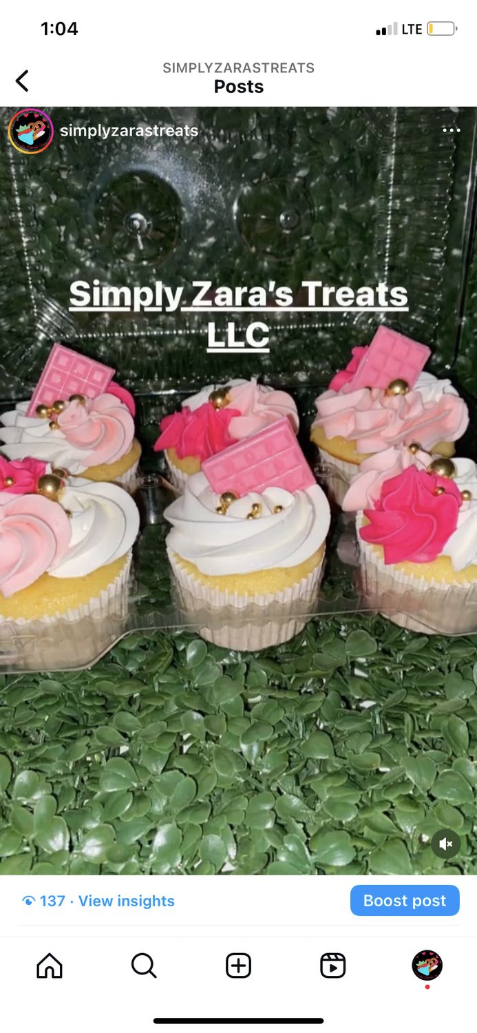 Dozen (12) Custom Piped Cupcakes