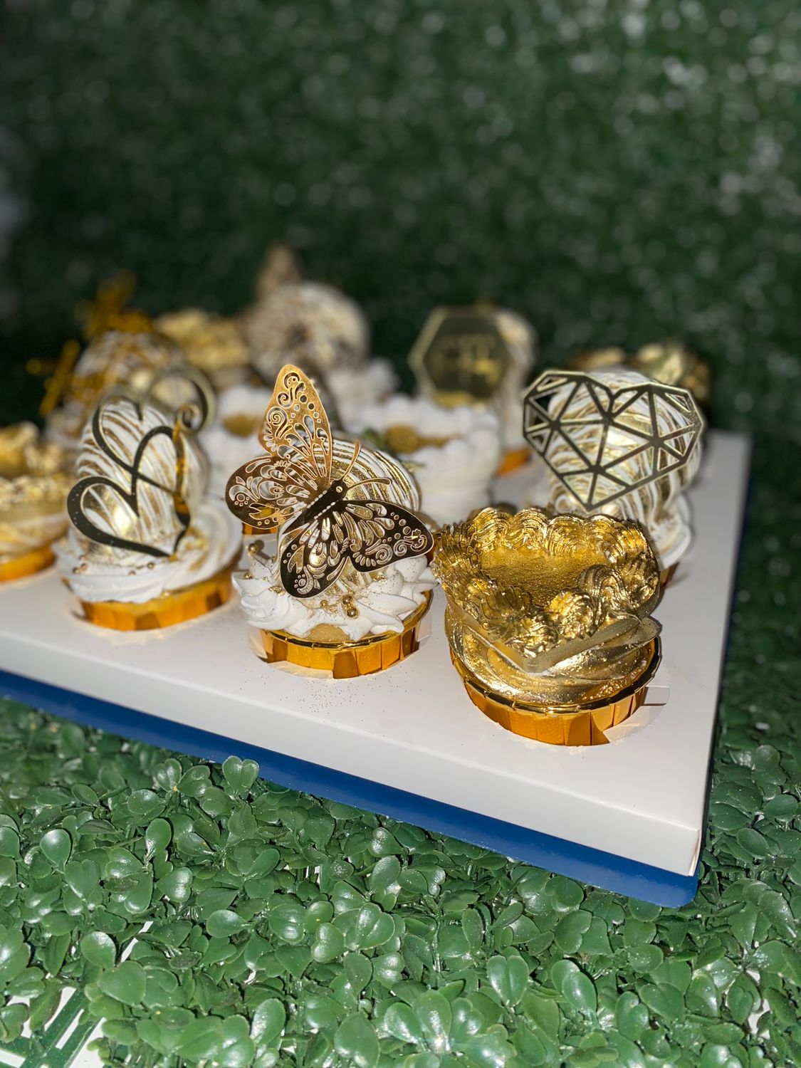 Luxury cupcake box