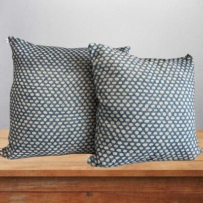 Throw Pillow/Decorative Cushion