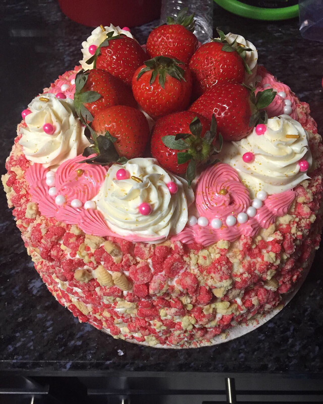 Strawberry Crunch, Cookie Cake, Reg Cakes