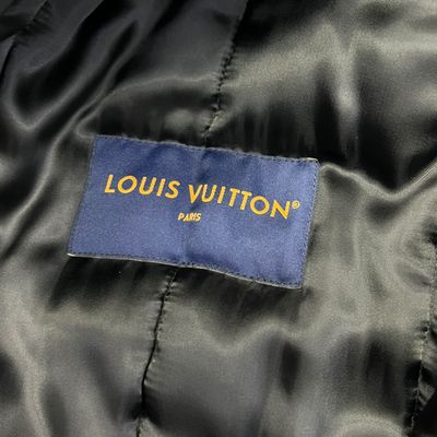 Louis Vuitton ブラック ジャケット ハート刺繍 Louis Vuitton ブラック ジャケット ハート刺繍 Embellished