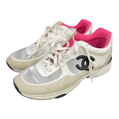 CHANEL-8-LOGO RUNNER