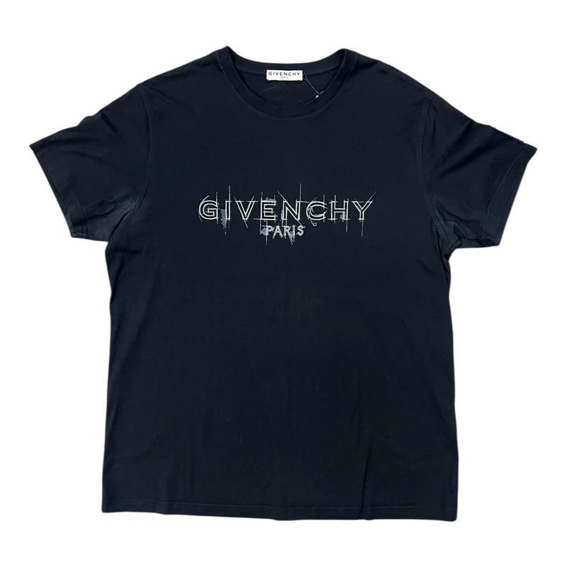 GIVENCHY