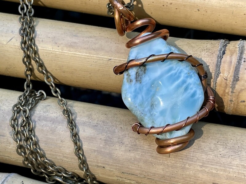 LARIMAR - pendant to communicate with Atlantis