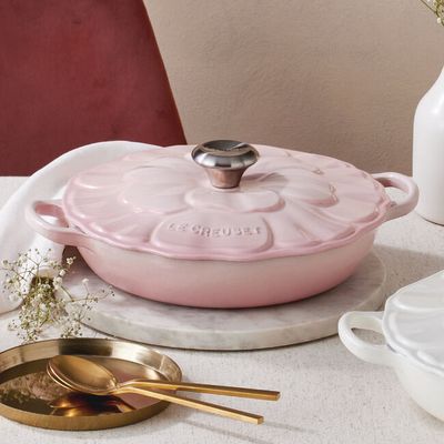LE CREUSET Signature Petal Braiser (Shell Pink)