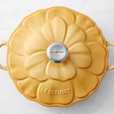 LE CREUSET Signature Petal Braiser (Yellow)