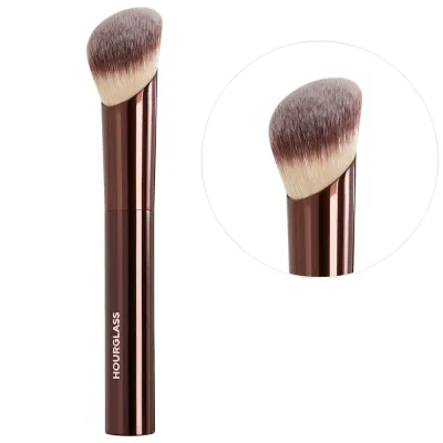 HOURGLASS Ambient Soft Glow Foundation Brush HOURGLASS Ambient Soft Glow Foundation Brush