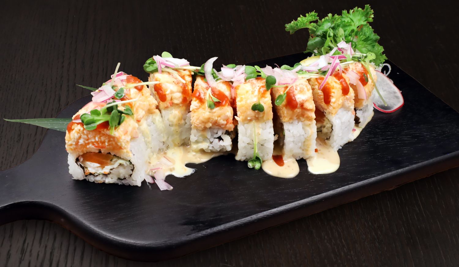 Spicy Salmon Salad Roll