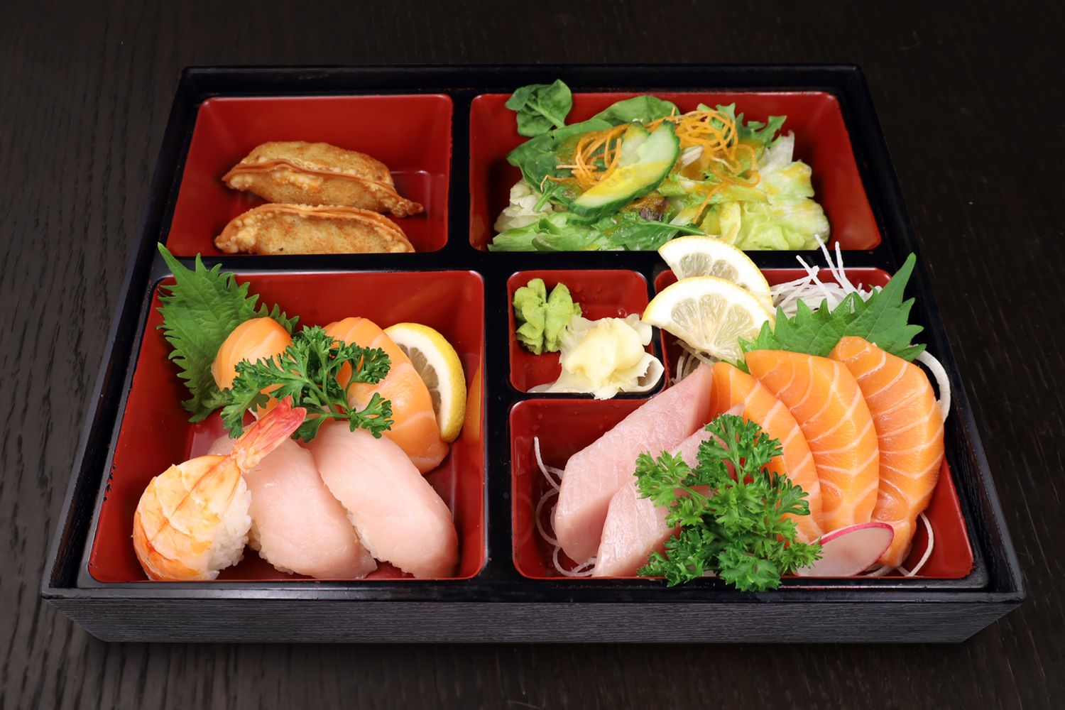 Sushi &amp; Sashimi Bento D